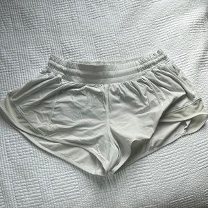 White Lululemon Hotty Hot 2.5” Short